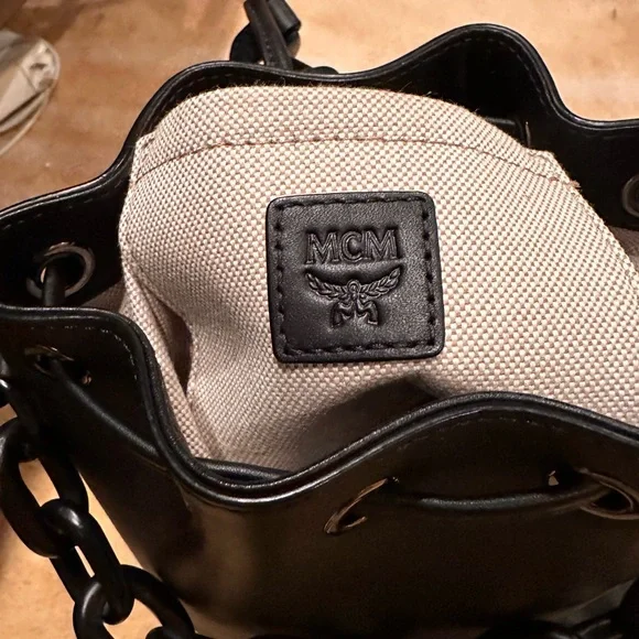 MCM small bucket bag w/ detachable shoulder strap - Picture 11 of 15
